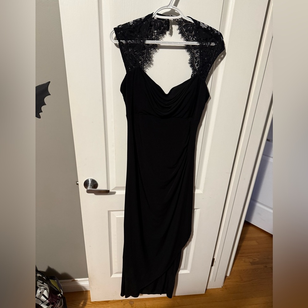 Chic Black Lace Maxi Dress